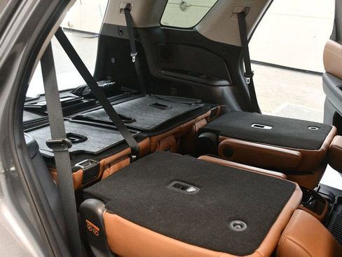 Used 2024 Nissan Pathfinder Platinum FWD image 77