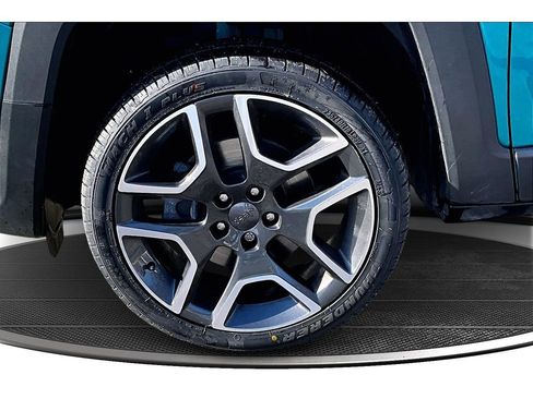 Used 2020 Jeep Renegade Latitude w/ Cold Weather Group image 10