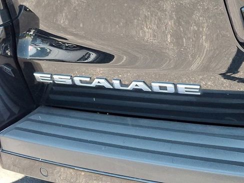 Used 2019 Cadillac Escalade ESV Premium Luxury AWD/4WD image 38