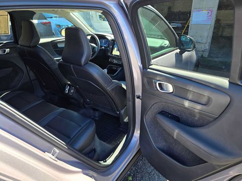 Used 2026 Volvo XC40 B5 Plus AWD/4WD image 13