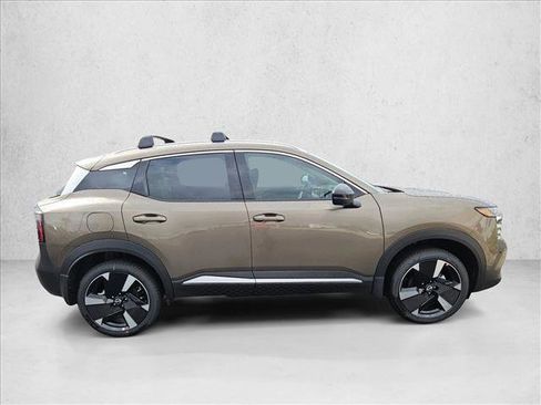 New 2026 Nissan Kicks SR image 5