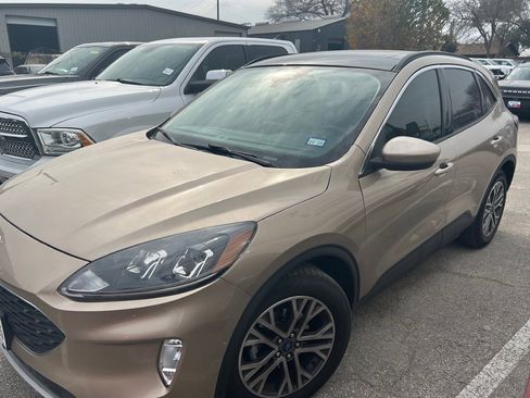 Used 2021 Ford Escape SEL w/ Technology Package image 12