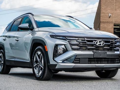 Certified 2025 Hyundai Tucson SEL FWD image 6