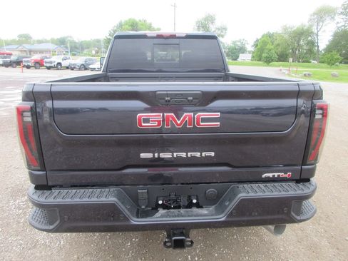 New 2026 GMC Sierra 2500 AT4 w/ AT4 Premium Plus Package AWD/4WD image 6