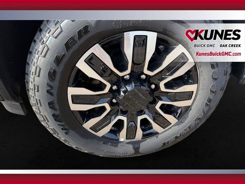 New 2026 GMC Sierra 2500 Denali Ultimate AWD/4WD image 11