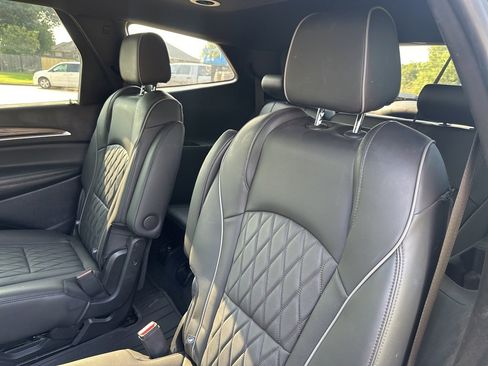 Used 2022 Buick Enclave Avenir w/ Avenir Technology Package image 34