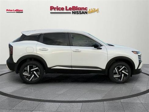 New 2026 Nissan Kicks SV w/ SV Premium Package FWD image 8