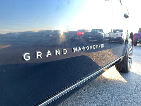 Used 2023 Jeep Grand Wagoneer L 4WD image 11