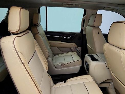 Used 2023 GMC Yukon XL Denali AWD/4WD image 25