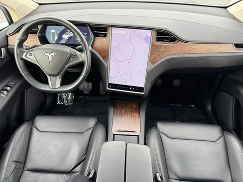 Used 2018 Tesla Model X 75D image 24