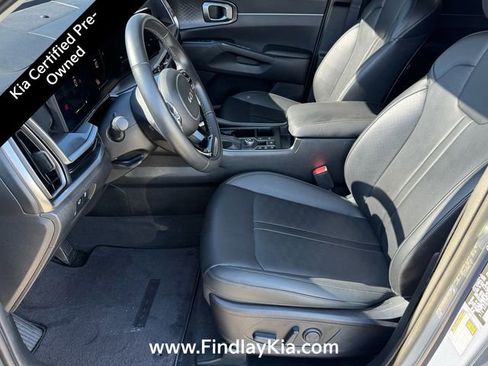 Certified 2024 Kia Sorento EX w/ Panoramic Sunroof Package FWD image 9