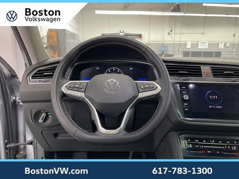Certified 2023 Volkswagen Tiguan SE image 15