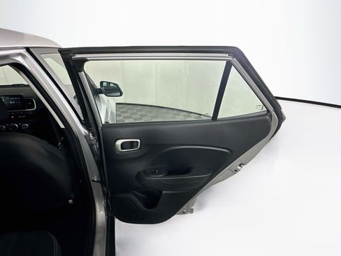 Used 2025 Hyundai Venue SEL FWD image 29
