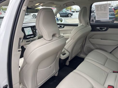 Certified 2023 Volvo XC60 B5 Plus AWD/4WD image 30