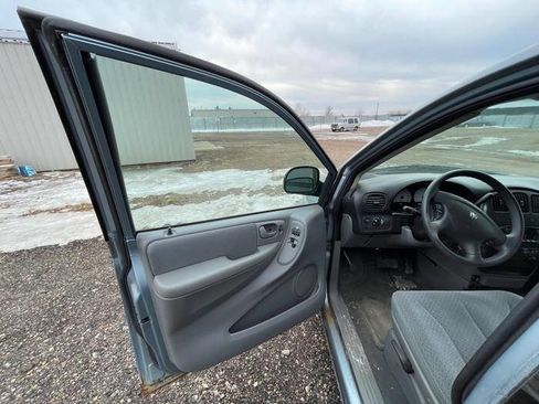 Used 2006 Dodge Caravan SXT image 21