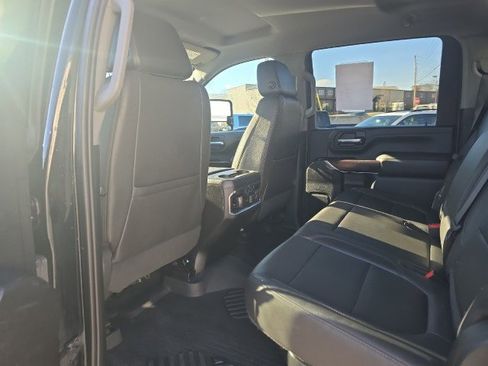 Used 2023 GMC Sierra 3500 SLT w/ SLT Convenience Package image 16