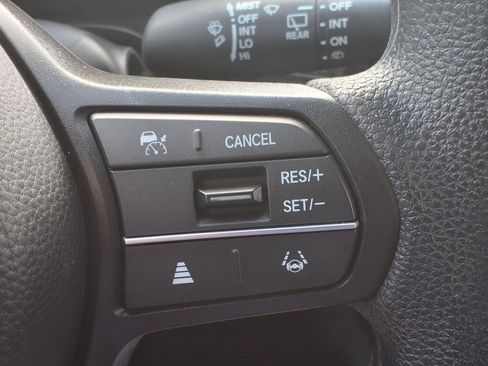 Used 2025 Honda HR-V LX image 15