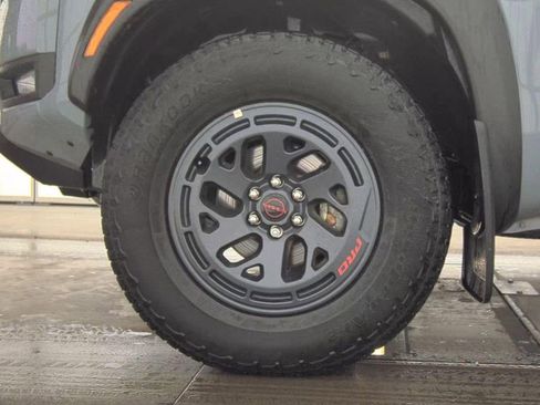 Certified 2025 Nissan Frontier PRO-4X w/ Pro Premium Package AWD/4WD image 5