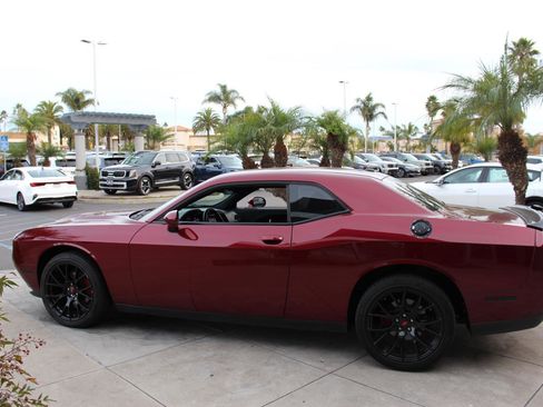 Used 2020 Dodge Challenger SXT image 6