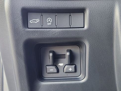 Certified 2025 Lexus LX 600 4WD w/ Luxury Package image 23