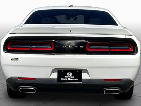 Used 2019 Dodge Challenger SXT RWD image 5