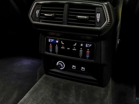 Used 2022 Lamborghini Urus AWD/4WD image 90