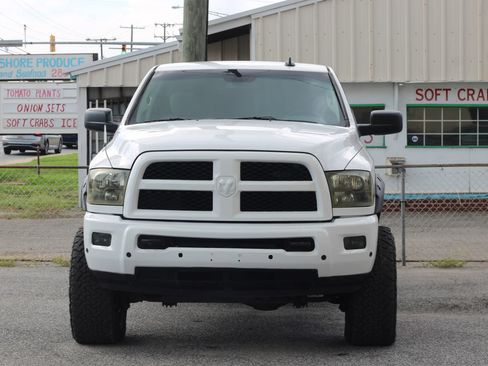 Used 2018 RAM 2500 SLT AWD/4WD image 2