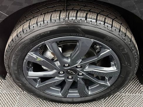 Used 2022 Chevrolet Equinox RS w/ RS Leather Package FWD image 17
