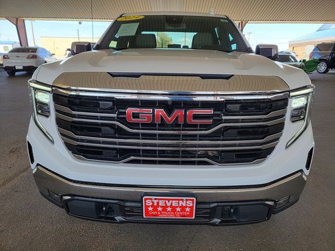 Used 2024 GMC Sierra 1500 SLT AWD/4WD image 4