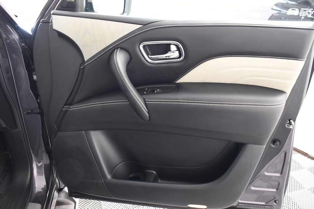 Used 2019 INFINITI QX80 Limited AWD/4WD image 18