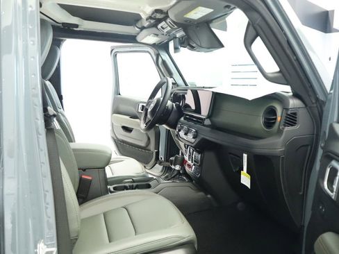 New 2026 Jeep Gladiator Mojave AWD/4WD image 25