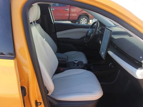 Certified 2022 Ford Mustang Mach-E Premium image 22