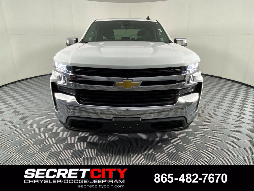 Used 2020 Chevrolet Silverado 1500 LT w/ Convenience Package AWD/4WD image 2