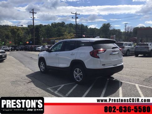 Used 2024 GMC Terrain SLE AWD/4WD image 3