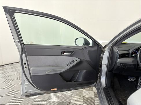 Used 2019 Toyota Avalon XSE image 10