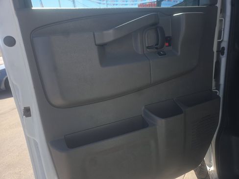 Used 2019 Chevrolet Express 2500 w/ Driver Convenience Package image 8