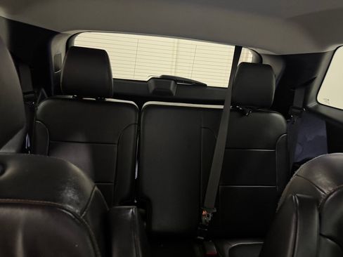 Used 2019 Chevrolet Traverse RS FWD image 18