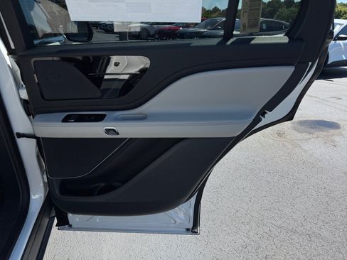 New 2026 Lincoln Aviator AWD image 27