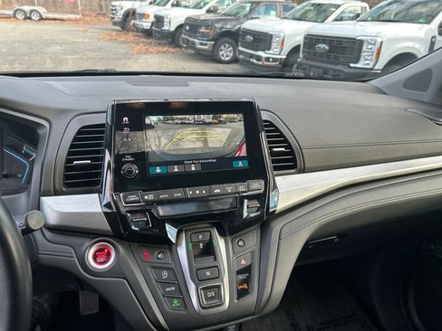 Used 2024 Honda Odyssey EX-L image 16