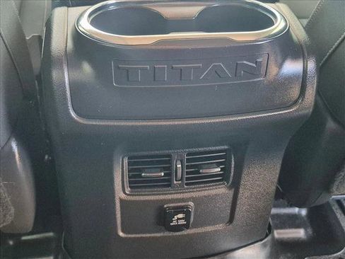 Used 2017 Nissan Titan SV AWD/4WD image 17