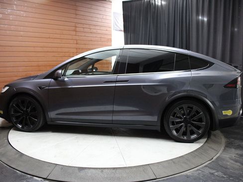 Used 2022 Tesla Model X Plaid image 57