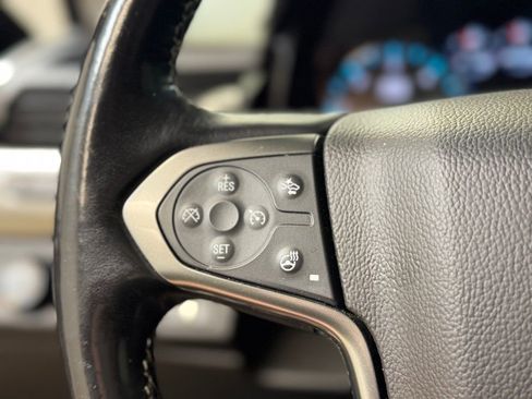 Used 2019 Chevrolet Suburban Premier w/ Premier Plus Edition AWD/4WD image 38