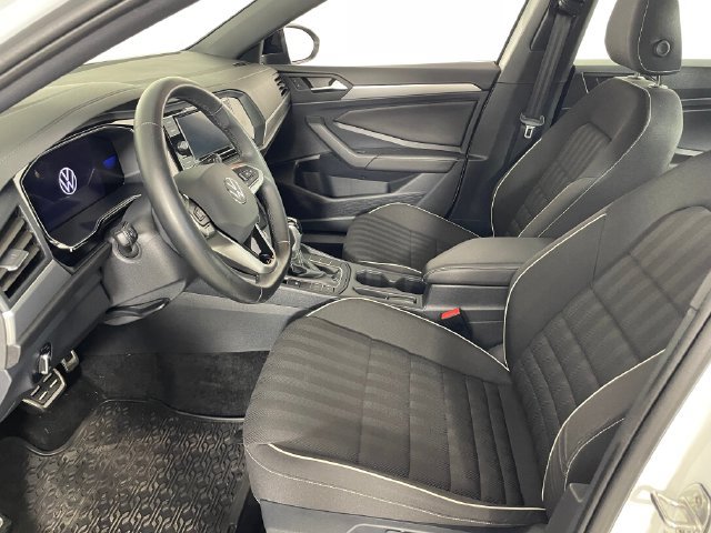 Used 2024 Volkswagen Jetta Sport FWD image 2