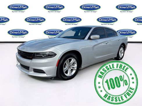 Used 2019 Dodge Charger SXT image 3