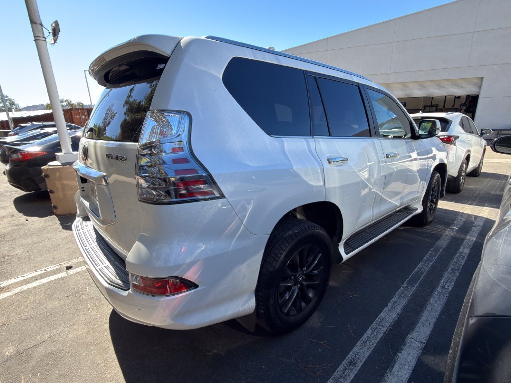 Used 2021 Lexus GX 460 Premium w/ Premium Package AWD/4WD image 2