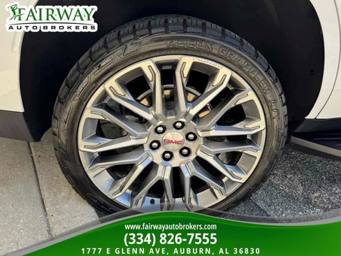 Used 2025 GMC Yukon Denali AWD/4WD image 41