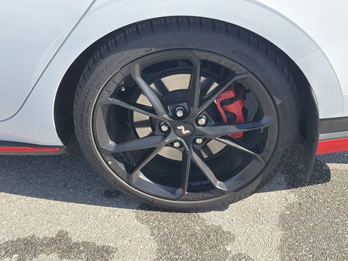 Used 2025 Hyundai Elantra N image 9