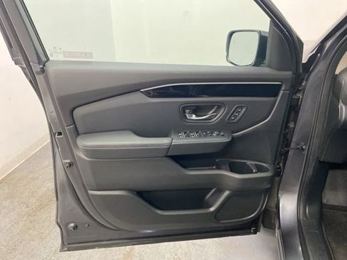 Certified 2025 Honda Pilot Touring image 21