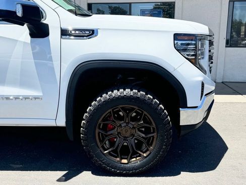 Used 2025 GMC Sierra 1500 SLT AWD/4WD image 2