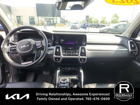 Used 2023 Kia Sorento EX AWD/4WD image 10